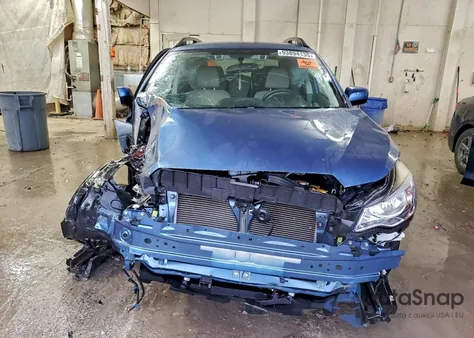 2016 Subaru Crosstrek Premium z USA, uszkodzony, nr VIN JF2GPADC8G8246344